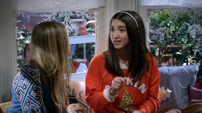 318_Girl_meets_a_Christmas_maya_0002.jpg