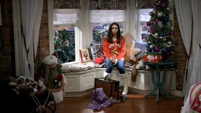 318_Girl_meets_a_Christmas_maya_0023.jpg