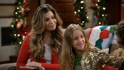 318_Girl_meets_a_Christmas_maya_0031.jpg