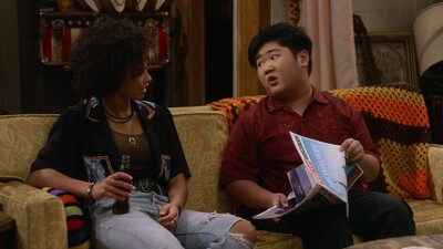 That_90S_Show_S01E04_Rave_720p_10Bit_English_Esubs_MoviesMod_Net_0017.jpg