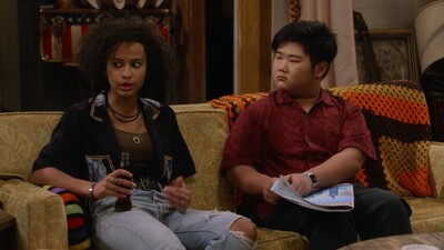 That_90S_Show_S01E04_Rave_720p_10Bit_English_Esubs_MoviesMod_Net_0025.jpg