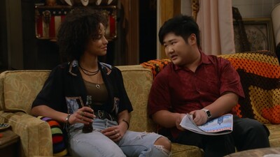 That_90S_Show_S01E04_Rave_720p_10Bit_English_Esubs_MoviesMod_Net_0030.jpg