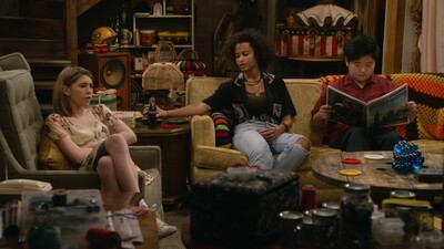 That_90S_Show_S01E04_Rave_720p_10Bit_English_Esubs_MoviesMod_Net_0032.jpg