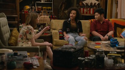 That_90S_Show_S01E04_Rave_720p_10Bit_English_Esubs_MoviesMod_Net_0045.jpg