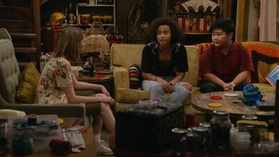 That_90S_Show_S01E04_Rave_720p_10Bit_English_Esubs_MoviesMod_Net_0050.jpg