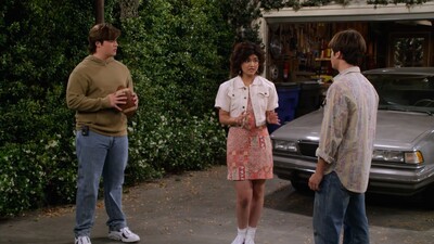 That_90S_Show_S01E04_Rave_720p_10Bit_English_Esubs_MoviesMod_Net_0070.jpg