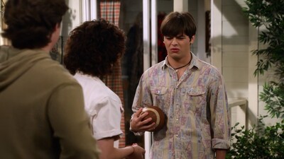 That_90S_Show_S01E04_Rave_720p_10Bit_English_Esubs_MoviesMod_Net_0096.jpg