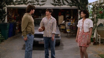 That_90S_Show_S01E04_Rave_720p_10Bit_English_Esubs_MoviesMod_Net_0138.jpg