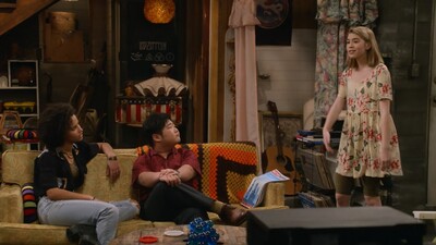 That_90S_Show_S01E04_Rave_720p_10Bit_English_Esubs_MoviesMod_Net_0153.jpg