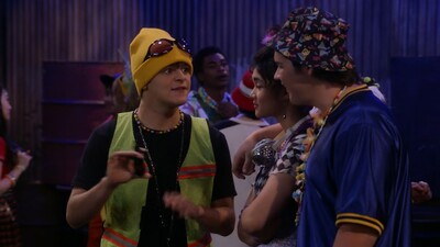 That_90S_Show_S01E04_Rave_720p_10Bit_English_Esubs_MoviesMod_Net_0266.jpg