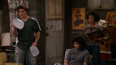 That_90S_Show_S01E09_Dirty_Double_Booker_720p_10Bit_English_Esubs_MoviesMod_Net_0009.jpg