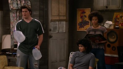 That_90S_Show_S01E09_Dirty_Double_Booker_720p_10Bit_English_Esubs_MoviesMod_Net_0011.jpg