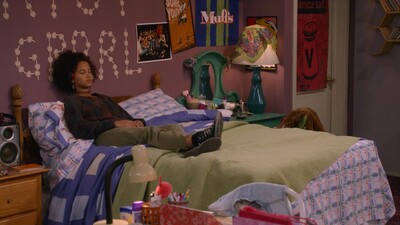 That_90S_Show_S01E09_Dirty_Double_Booker_720p_10Bit_English_Esubs_MoviesMod_Net_0171.jpg