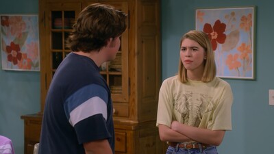 That_90S_Show_S01E10_Kids_In_America_720p_10Bit_English_Esubs_MoviesMod_Net_0142.jpg