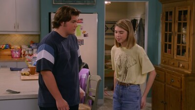 That_90S_Show_S01E10_Kids_In_America_720p_10Bit_English_Esubs_MoviesMod_Net_0144.jpg