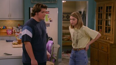 That_90S_Show_S01E10_Kids_In_America_720p_10Bit_English_Esubs_MoviesMod_Net_0145.jpg